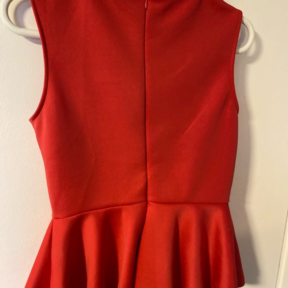 Red sleeveless Rose top - Picture 2 of 2
